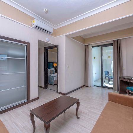 อาร์มาส ซาไรย์ รีเจนซี Hotel ซีเด ภายนอก รูปภาพ